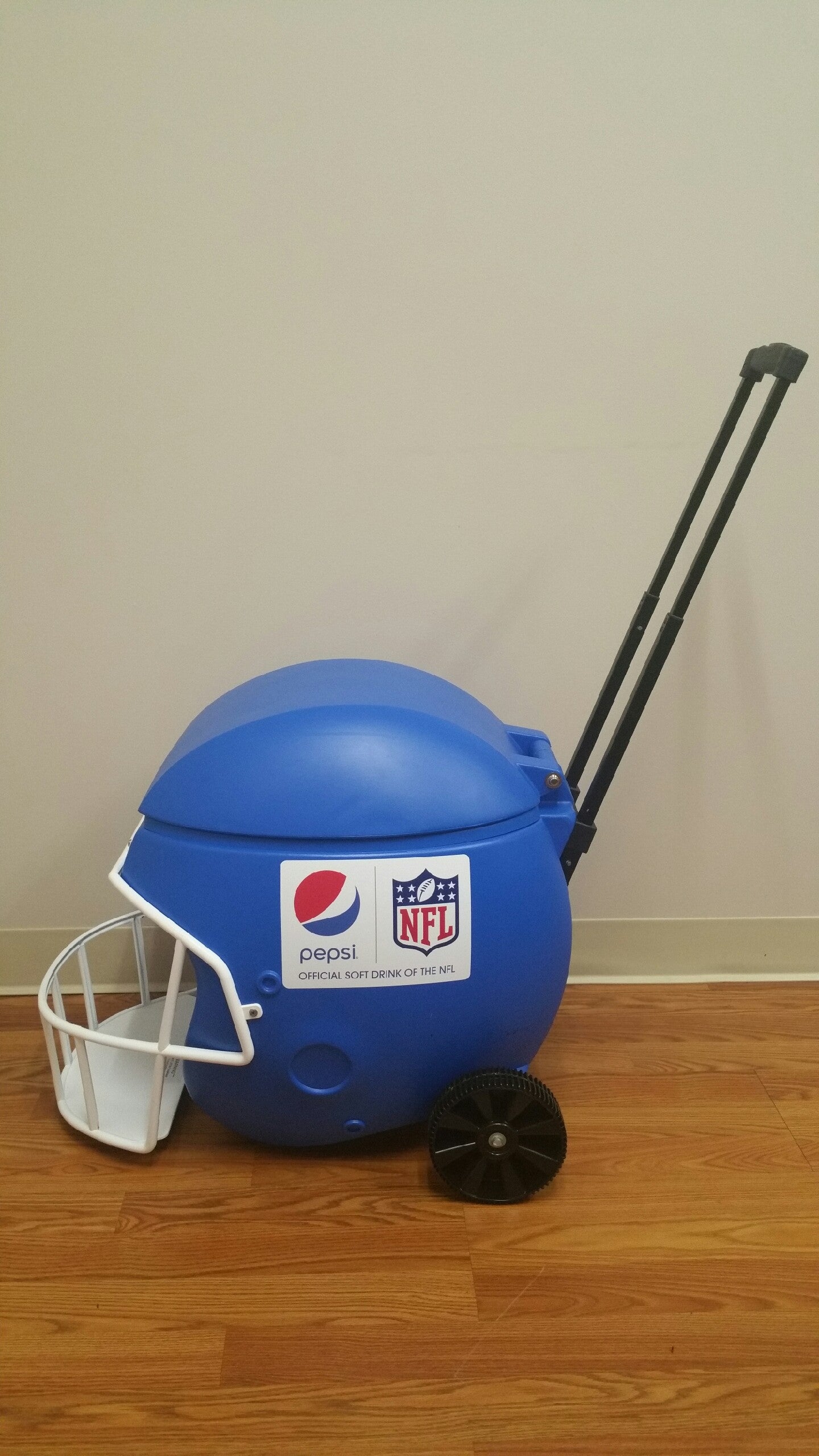 USA/Promo 40 quart Football Helmet Shaped Ice Chest